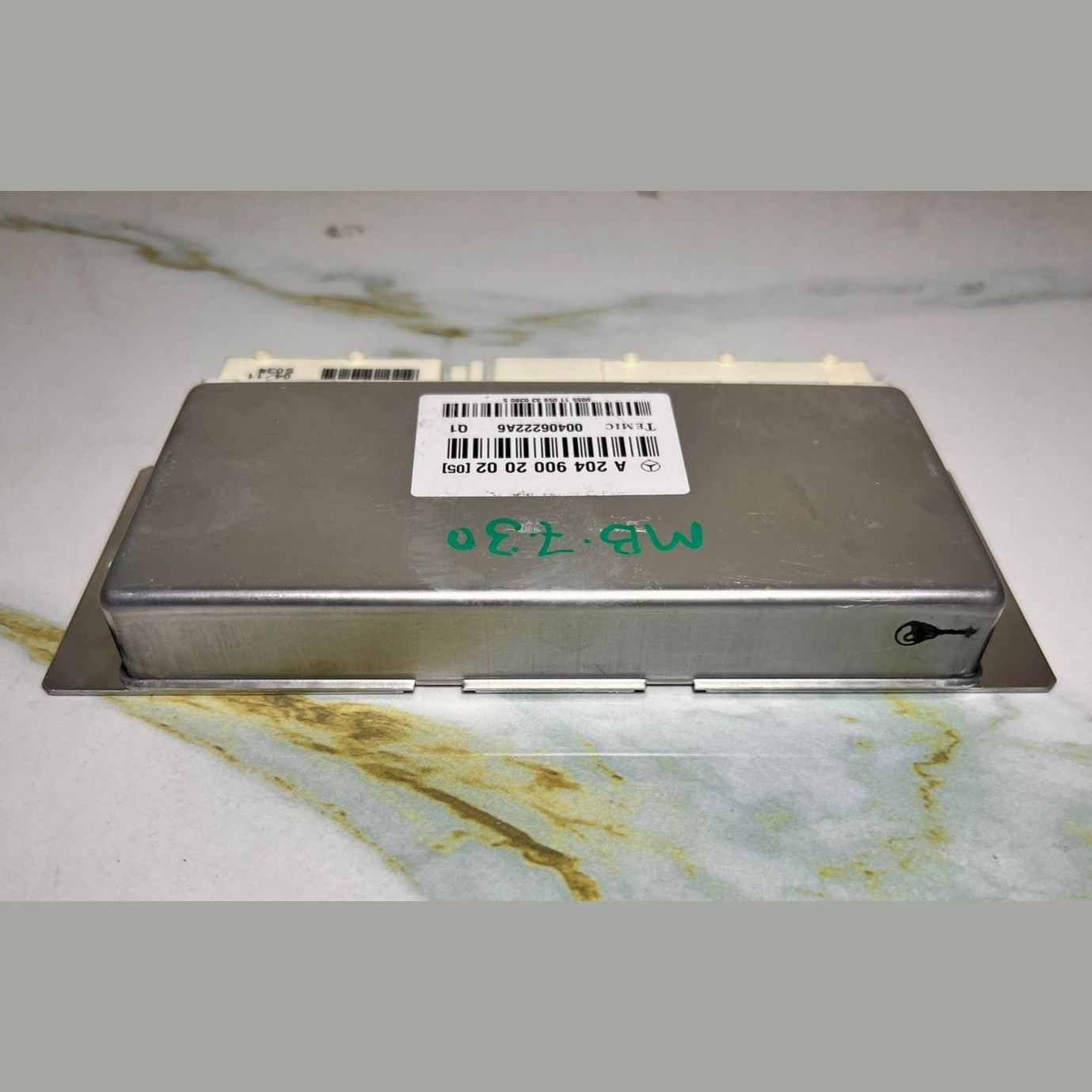 Mercedes-Benz W204 Air Suspension Dynamic Level Control Unit Module A 204 900 20