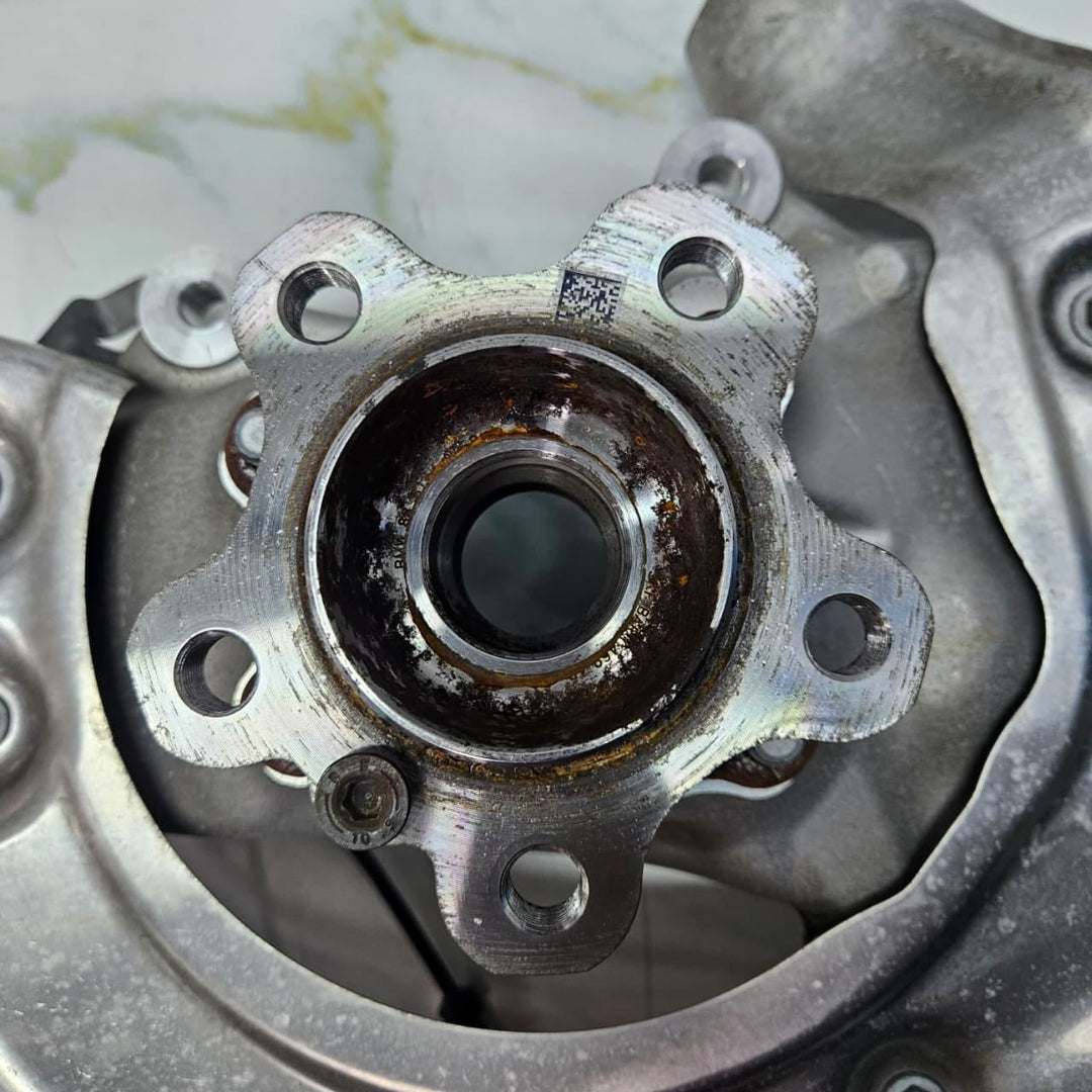 2017-2020 BMW 5 8 Series G30 G31 G15 530i Front Left Wheel Knuckle 6884385