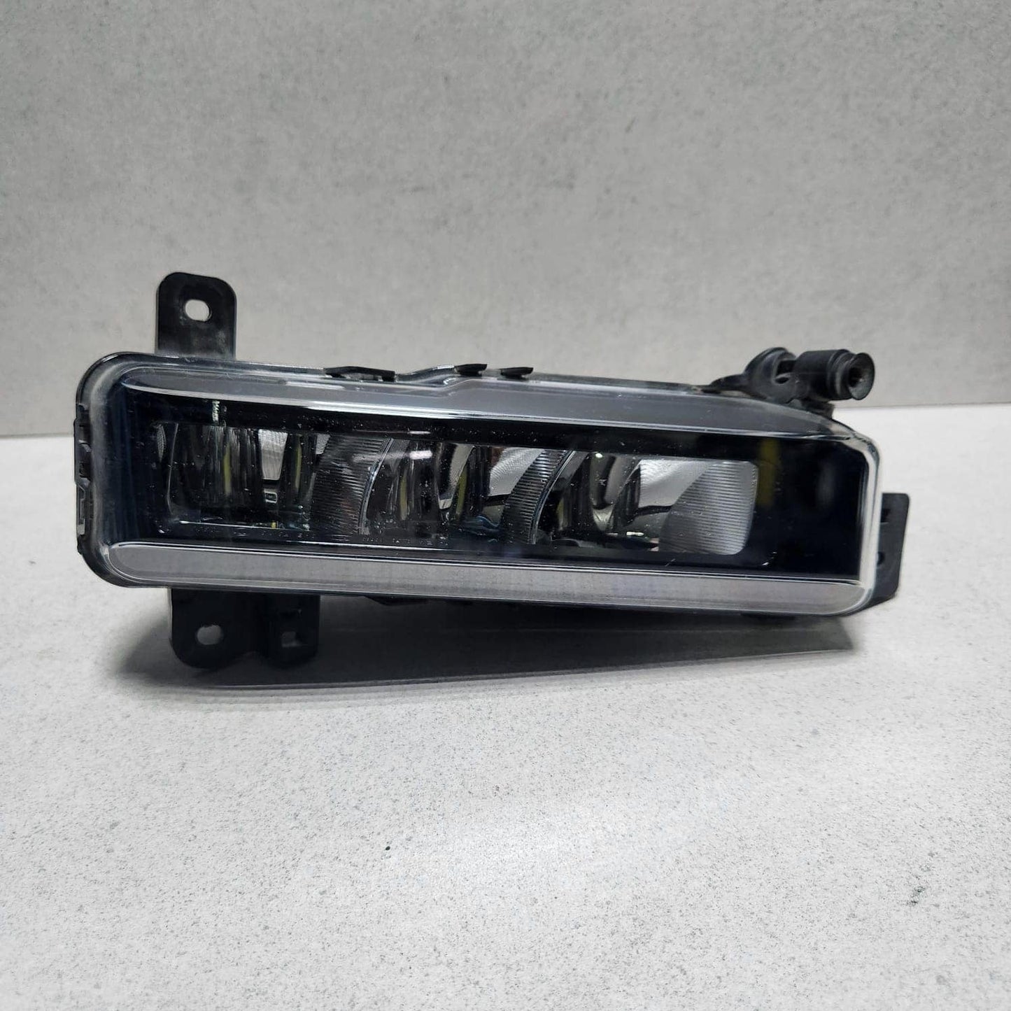 Genuine 2019-2023 BMW 330i Front Left Fog Light 8089525 3 Series G20 G28