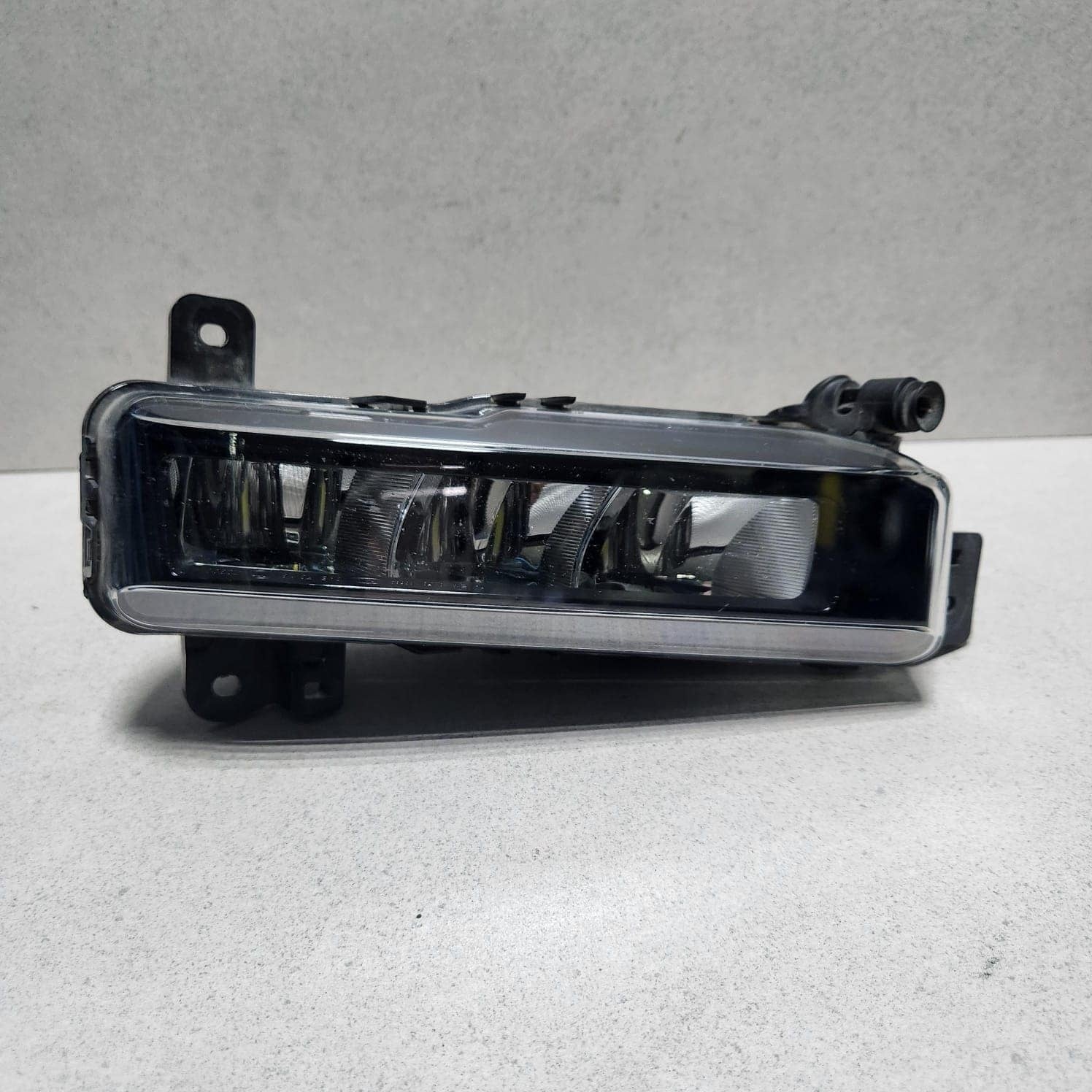 Genuine 2019-2023 BMW 330i Front Left Fog Light 8089525 3 Series G20 G28