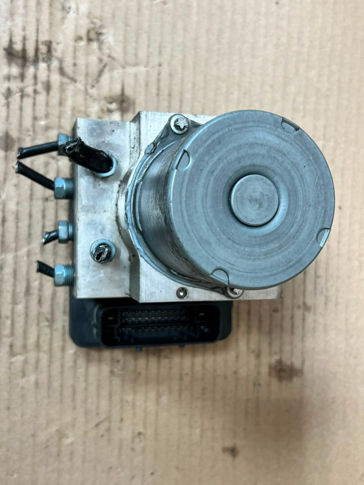 2012-2016 BMW F10 F11 F01 F13 535i ABS Pump Anti-Lock Brake Module 6853400