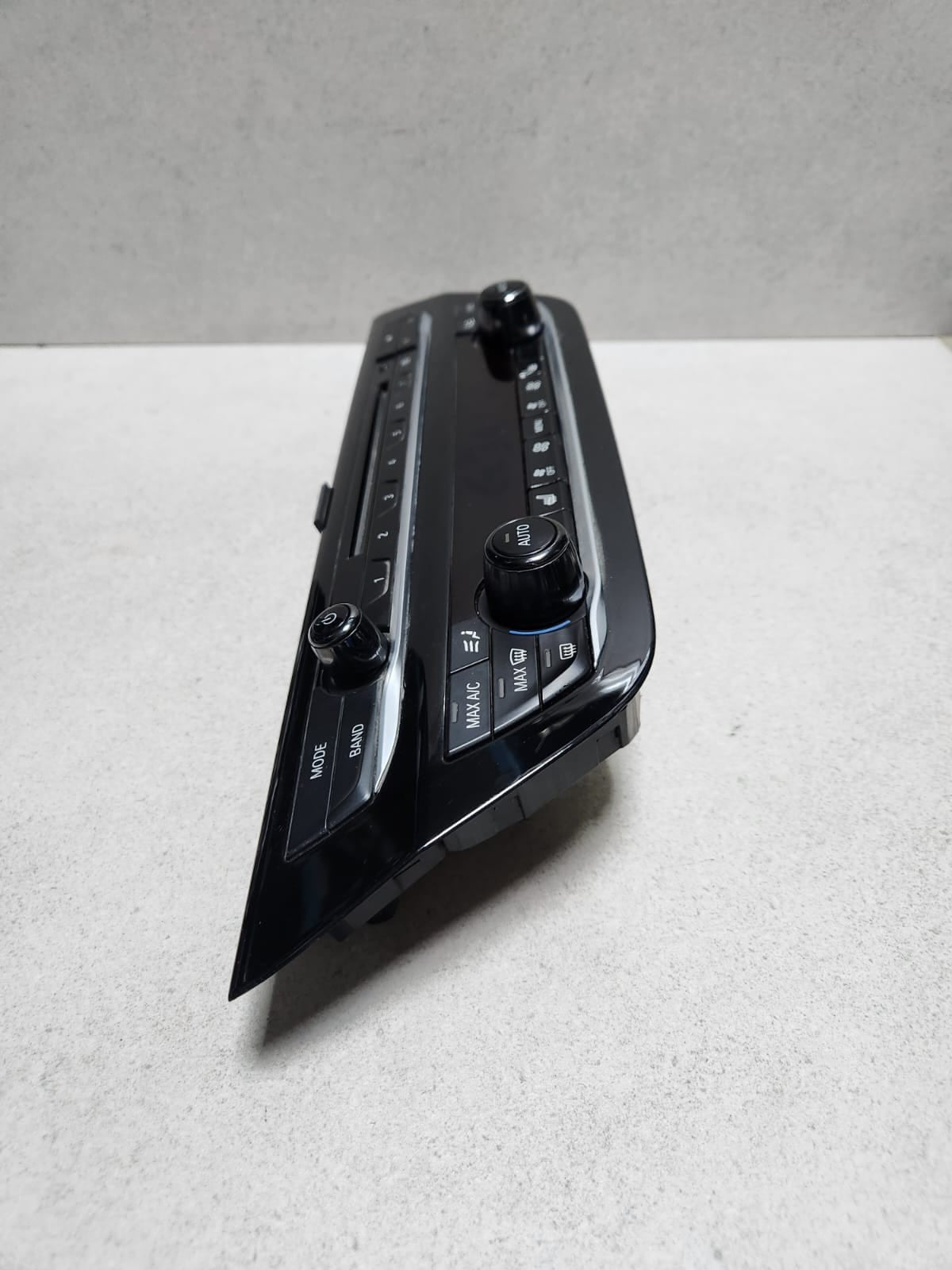 2017-2020 BMW 530i Climate Control Switch 6834441 5 Series G30 G31