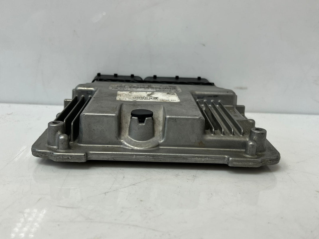 BMW X1 F10 F20 F21 F30 F48 DDE Engine Control Unit BOSCH 8576522 OEM