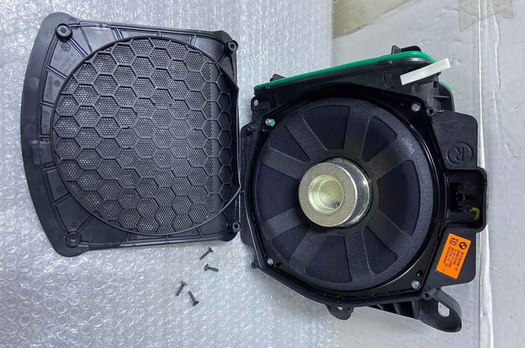 21–23 OEM BMW M3 M4 G80 G82 G83 G26 Right Side HARMAN Subwoofer 2622490