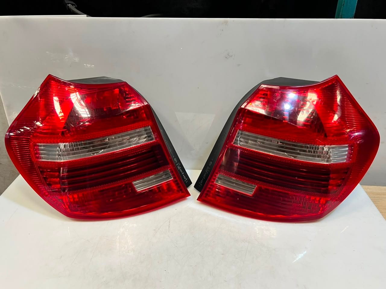 BMW 1' E81 E87 LCI 120i Rear Tail Light  RIGHT LEFT BACK LIGHT 7181298 7181297 