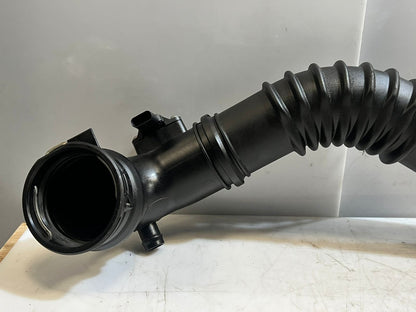 2012-2016 BMW Z4 E89 N20 X1 2.0i E84 AIR LINE DUCT Intercooler Hose 7607941 OEM
