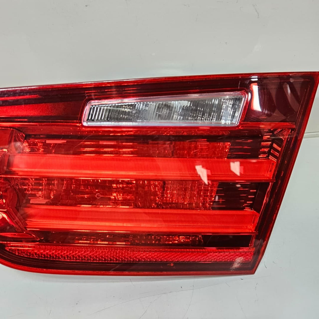 7372794-2012-2016 BMW  3 Series F30 F31 328i Rear Right trunk lid Taillight OEM