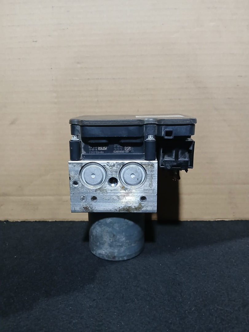 BMW X5 F15 ABS Anti Lock System Dynamic Stability Computer Brake Pump 6866244