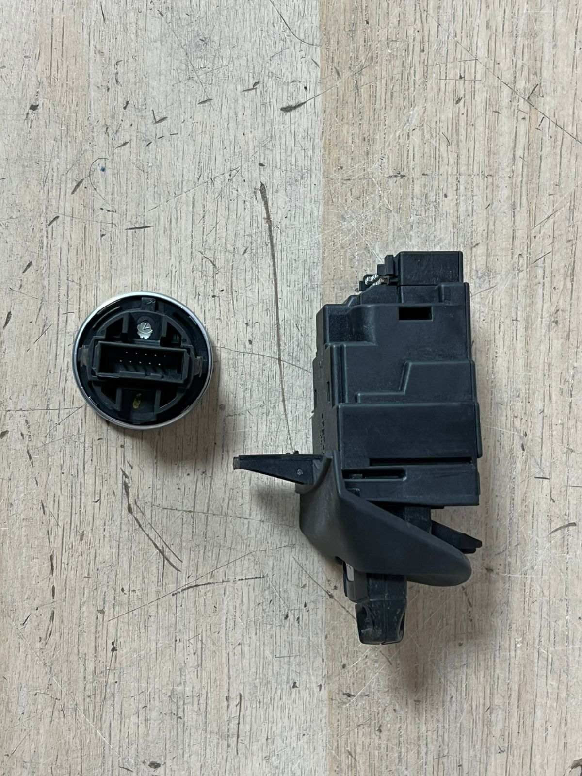 2013-2014 BMW X1 E84 N20 Engine Control Unit SET DME+ CAS2 + NO KEY 8617569