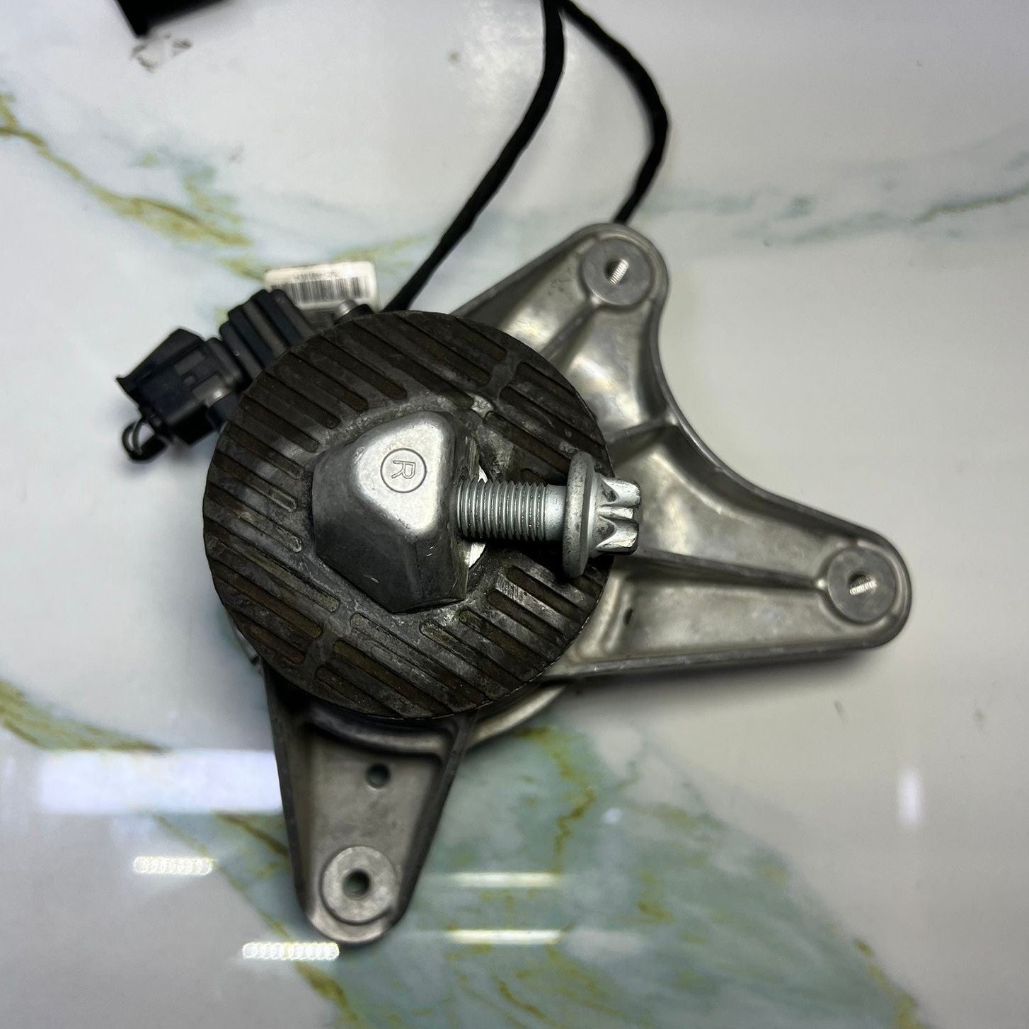 20-24 Mercedes-Benz AMG 63 W167 GLE GLS Engine Mount Right Side A167 2409400 OEM