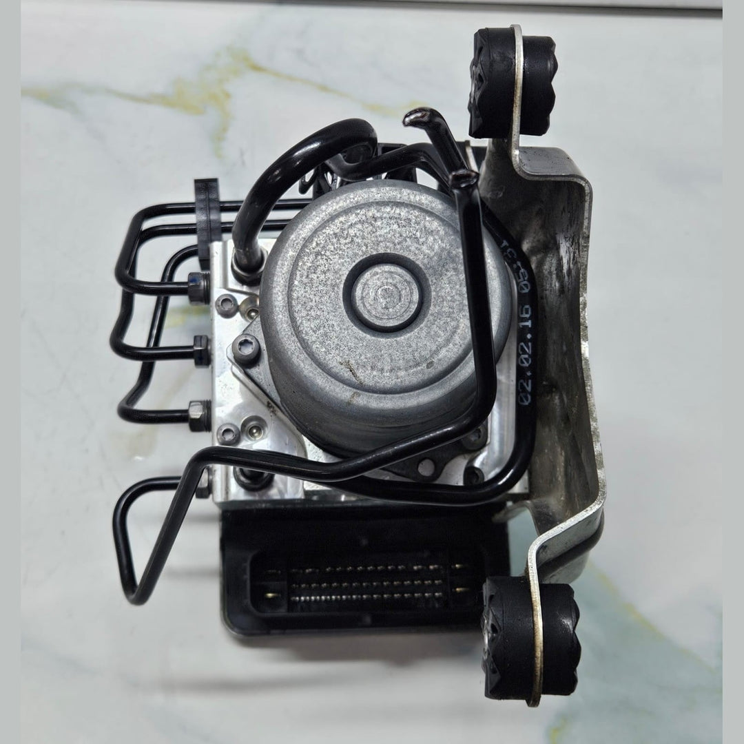 2016-2019 BMW G11 G12 7 Series, G30 5 Series, G01 X3 Abs Pump Module 6880538 OEM