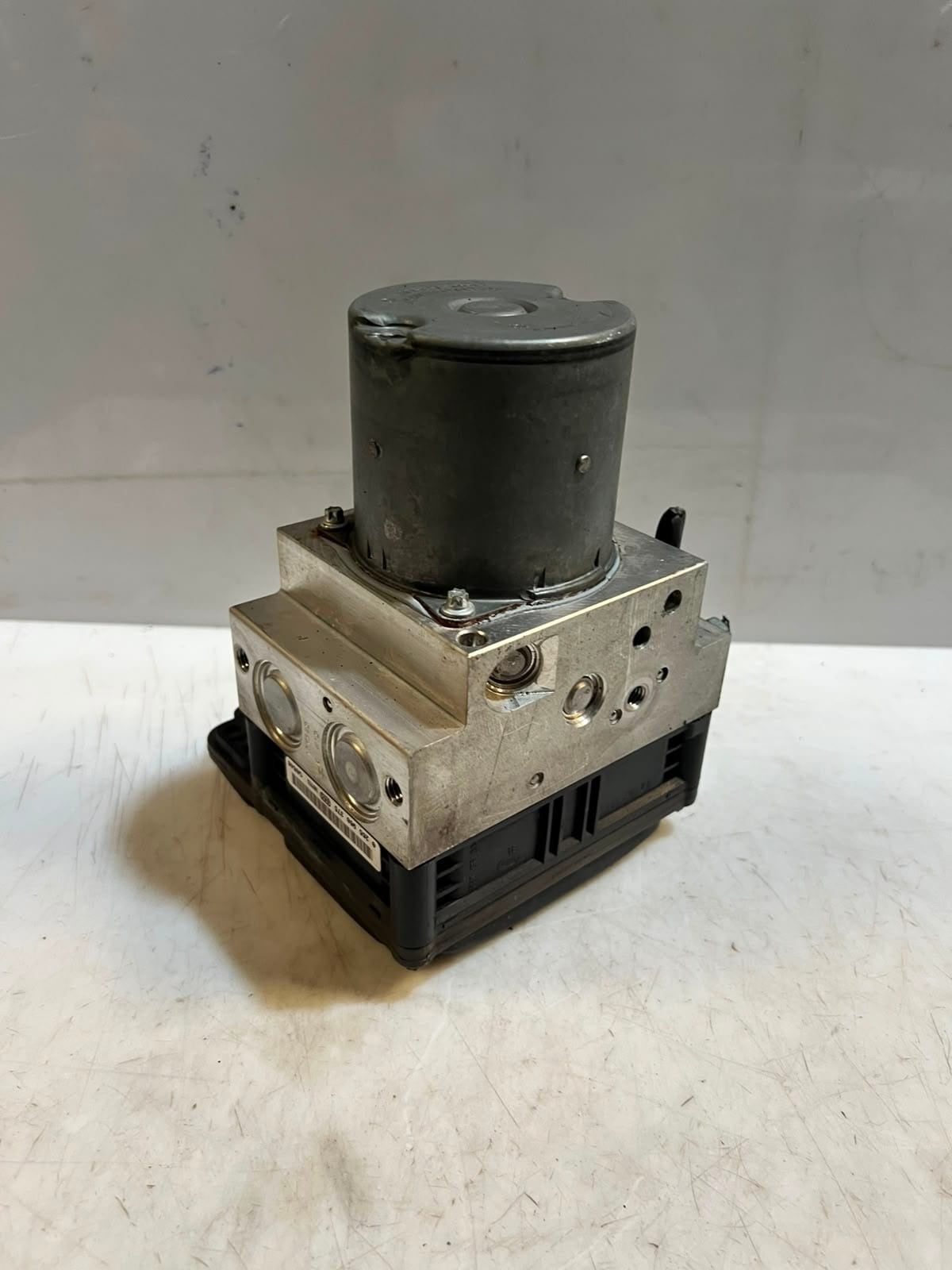 2011-2012 BMW 5-Series F07, F10, and F11 528i ABS Control Module 6799515 OEM