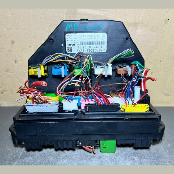 10-16 Mercedes-Benz W212 W204 Front SAM Module Relay Fuse Box A2129003314 OEM