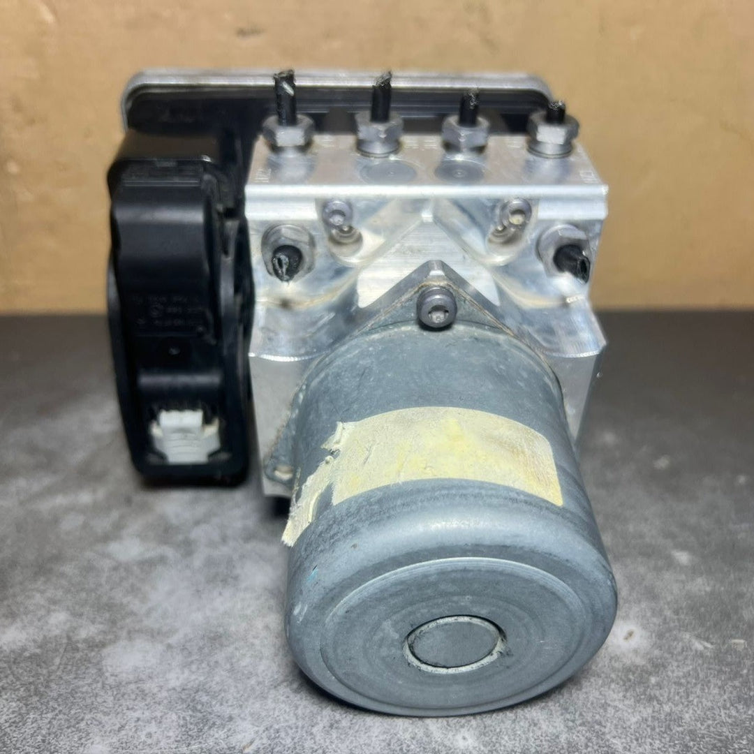 15-20 Mercedes W213 E-Class ABS Anti Lock Brake Pump Module A213 4314901 OEM