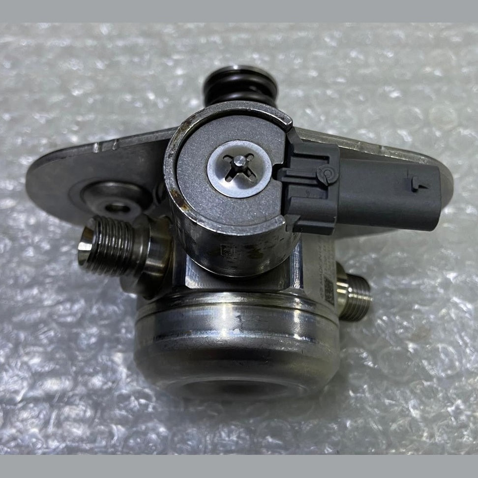 OEM BMW F45 225 xe F20 F21 F22 F23 high pressure pump high pressure pump 7636881