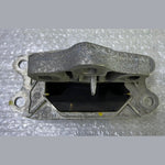 Bild in die Galerieansicht laden, OEM BMW F44 PETROL B38A15F GEARBOX ENGINE MOUNT 6853453