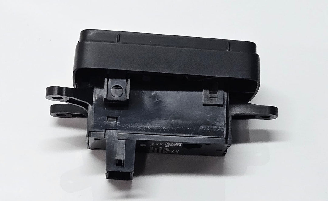  9385001-2014-2020 BMW 2 Series F45 F46 Electric Parking Brake Switch OEM