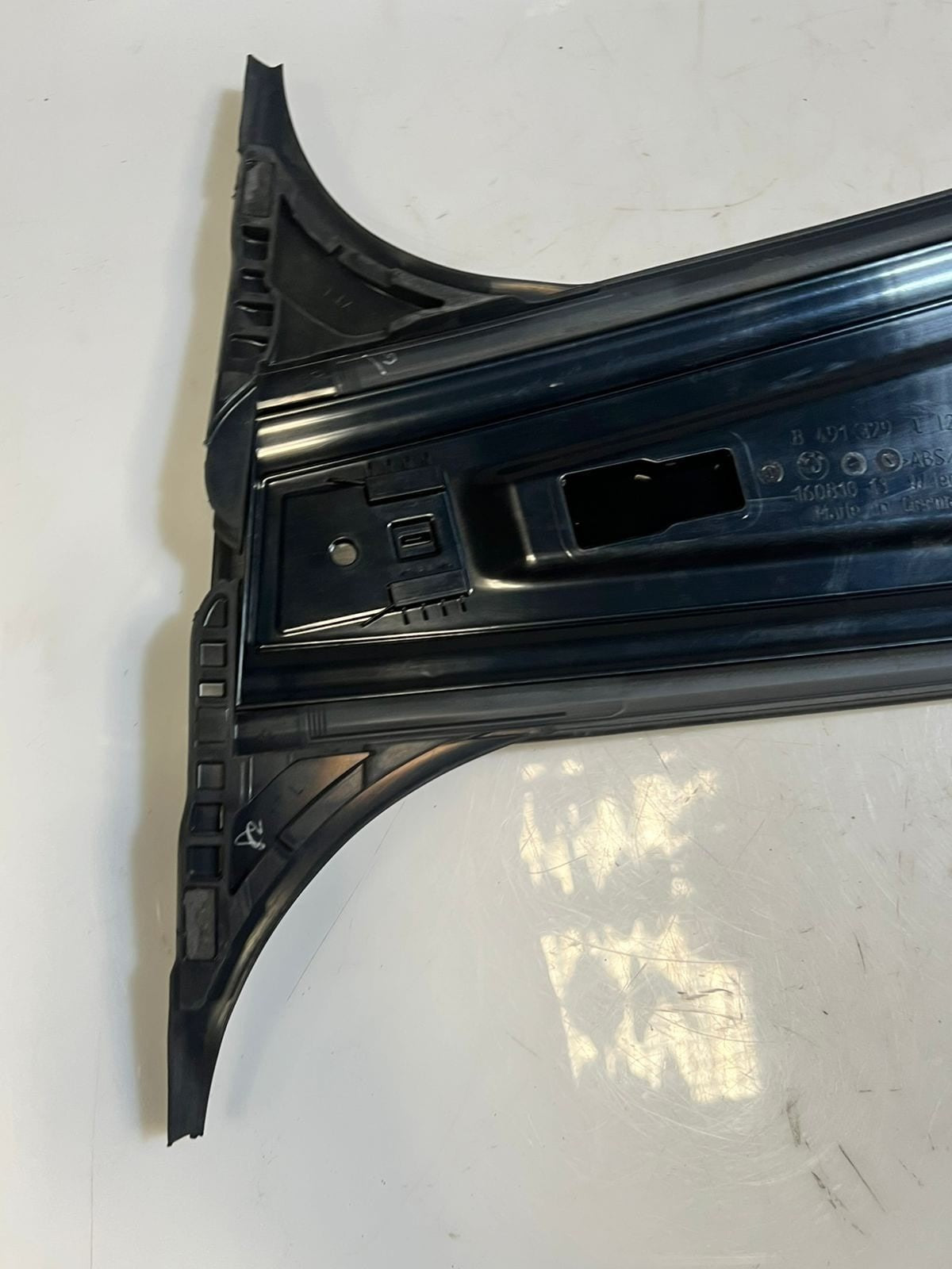 BMW iX 120 B Pillar Trim Cover Left SIDE EXTERIOR ELECTRICITY 8491329 OEM