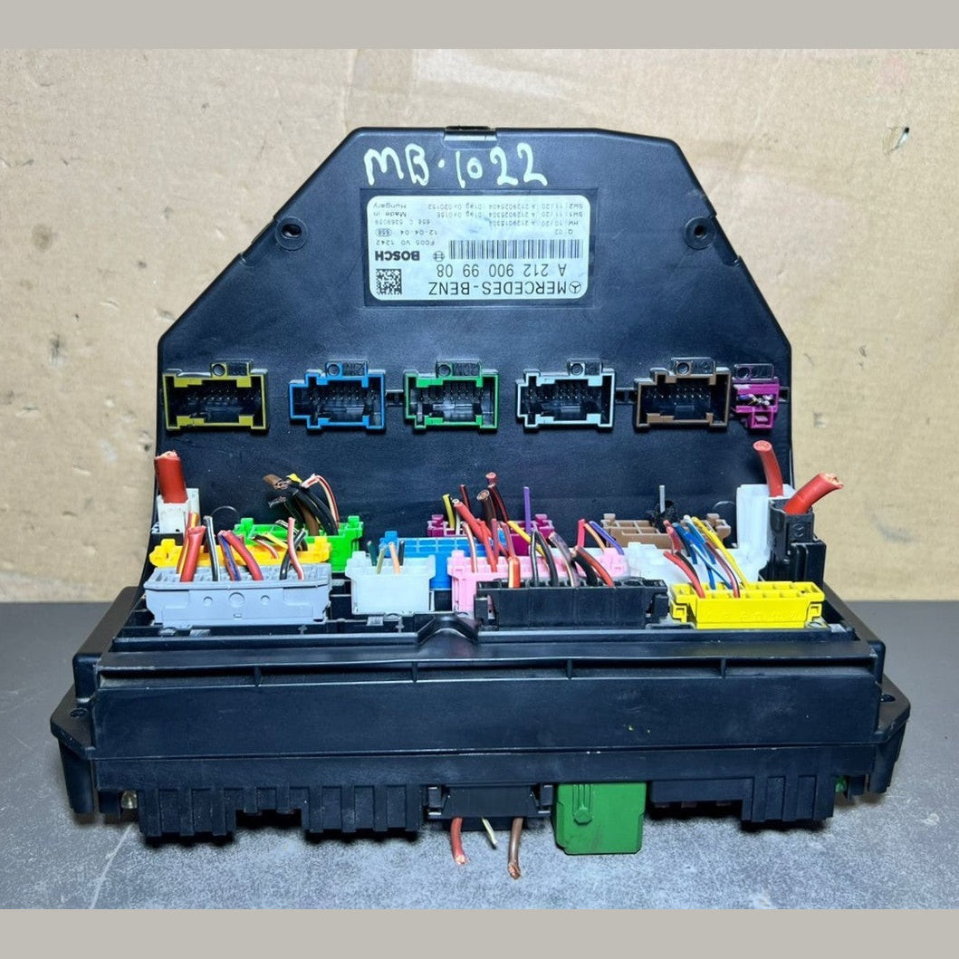 10-16 Mercedes-Benz W212 W204 Front SAM Module Relay Fuse Box A212 9009908 OEM