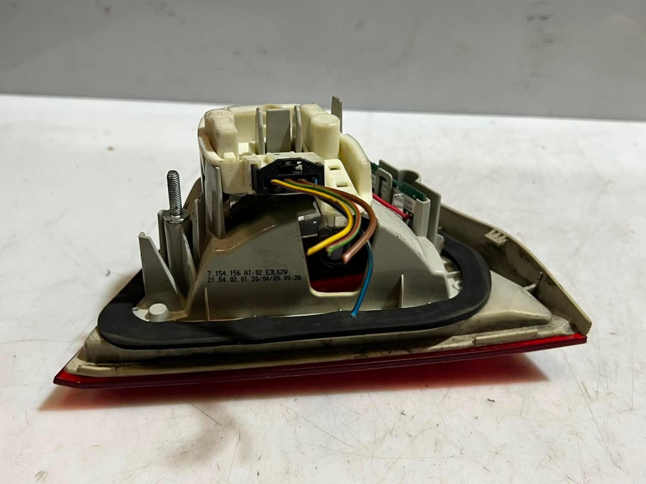 2008-2011 BMW 3 Series E90 and E91 328i REAR Tail Light SET LED 7154156 7154155