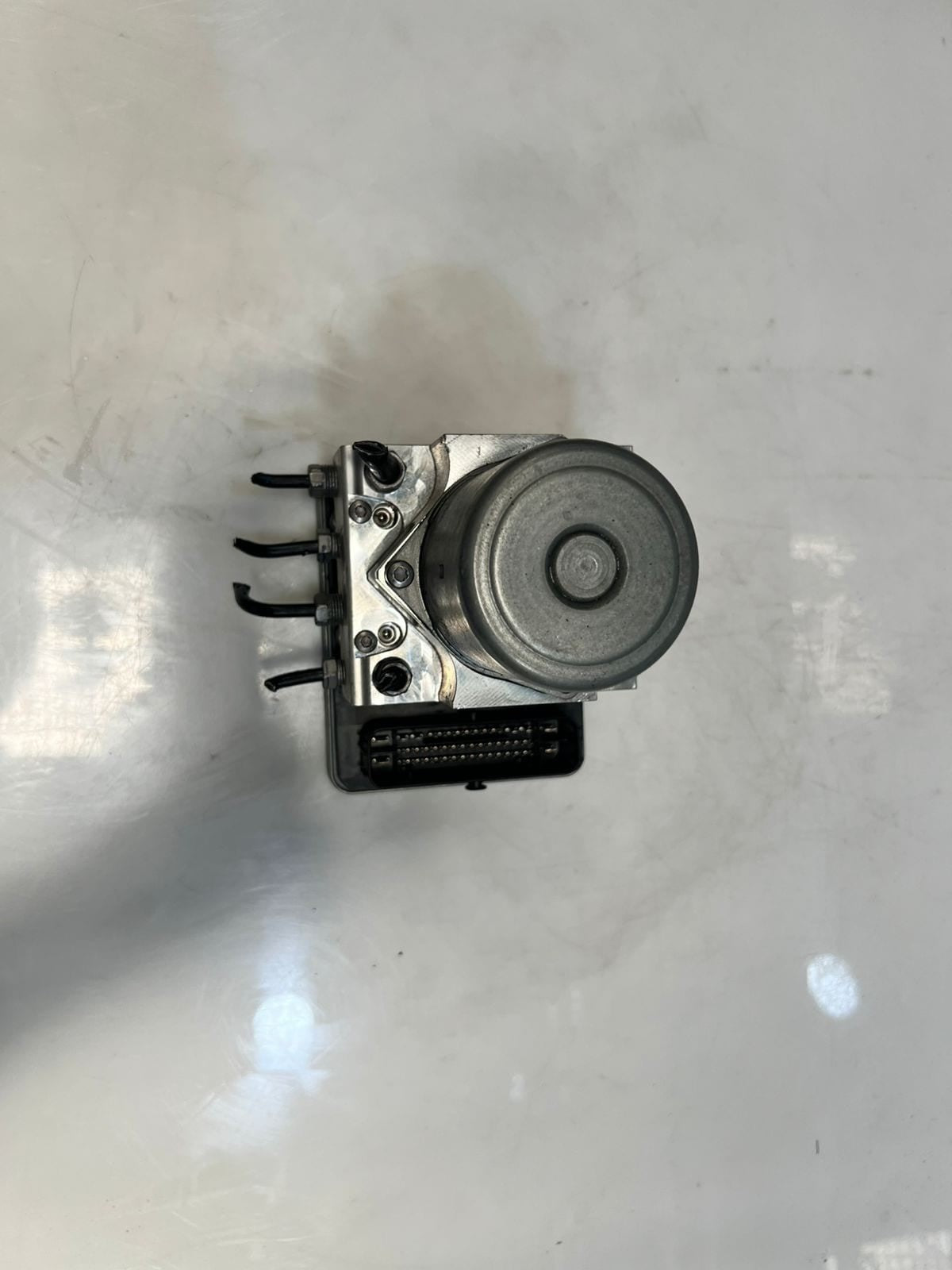 BMW G11 G12 740e ABS Anti-Lock Brake Pump Assembly 6886392 OEM