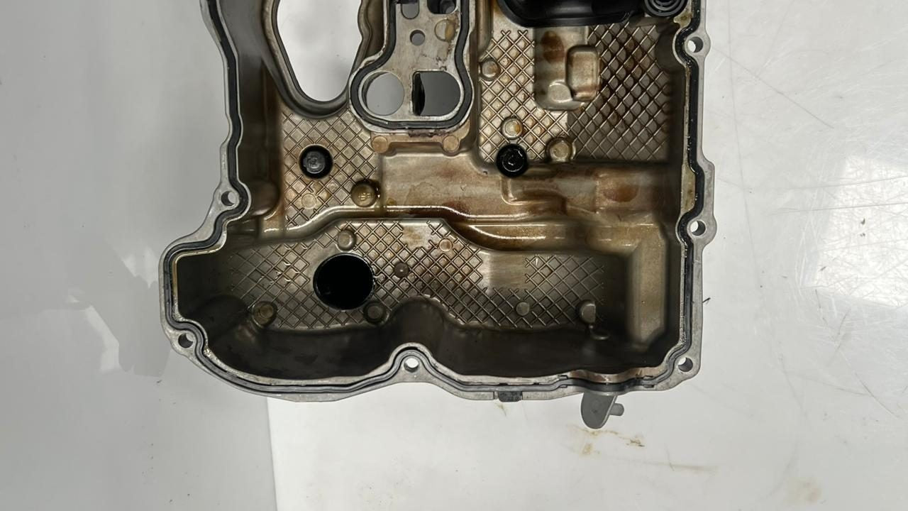 OEM right valve cover for 2012-2016 BMW F10 M5 with S63 engine. 7843506