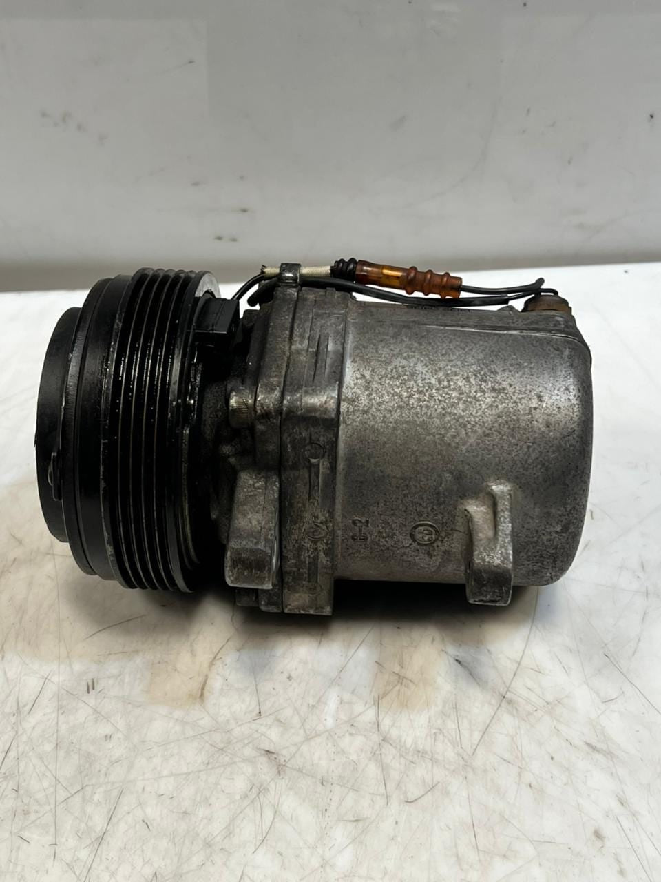1998-2000 BMW E36 Z3 M52 320i 323i 328i Air Conditioning Compressor 8391474 OEM