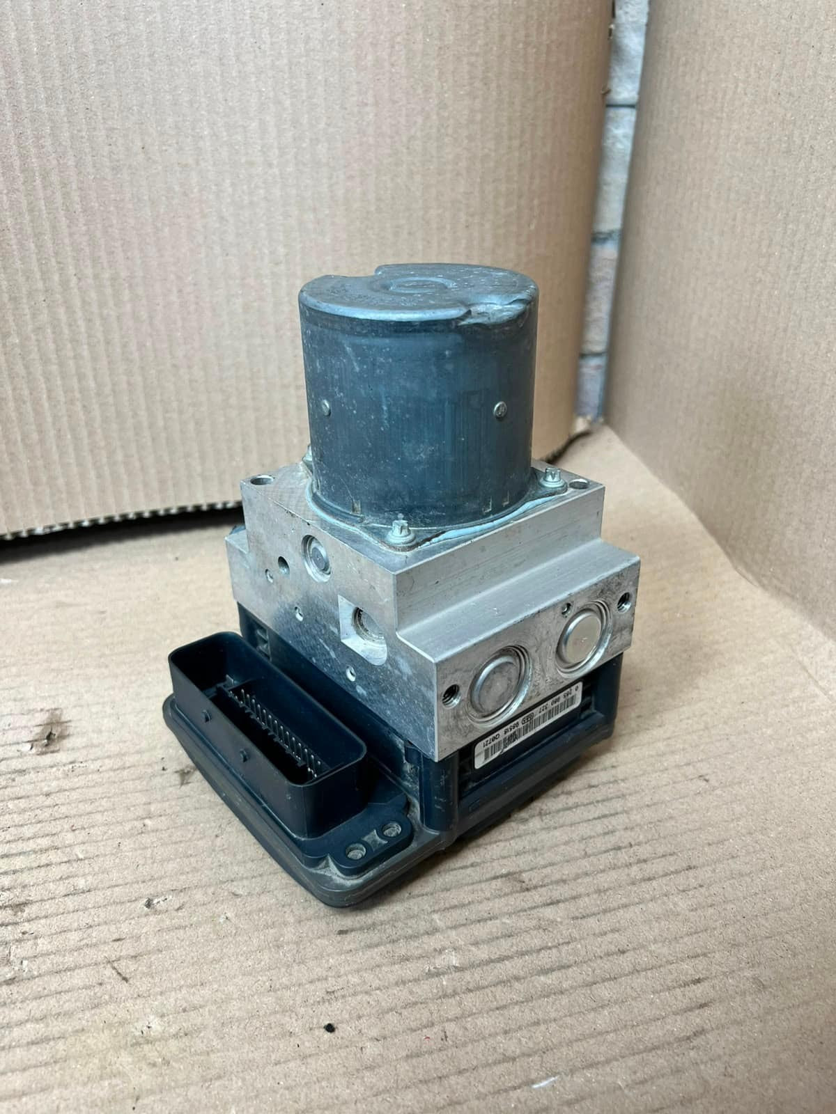 2008-2010 BMW E6X 535i 5 Series E60 520d Abs Pump Control Module 6783360 OEM