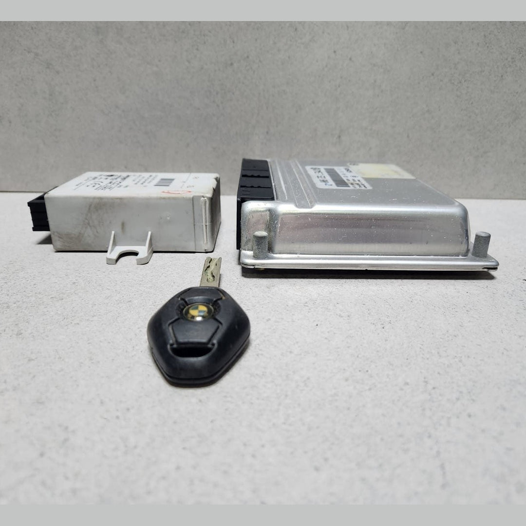2003-2006 BMW X5 Engine Control Unit 7522800 X5 E53 4.4i M62 V8 ECU SET 