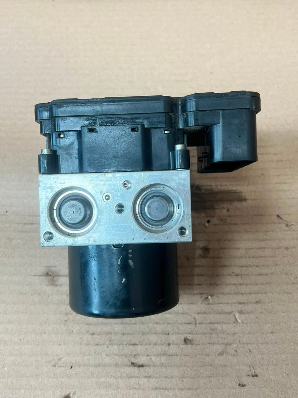 2009-2013 BMW 3 Series E90, E91, E92, E93 328i Abs Brake Pump Module 6789304