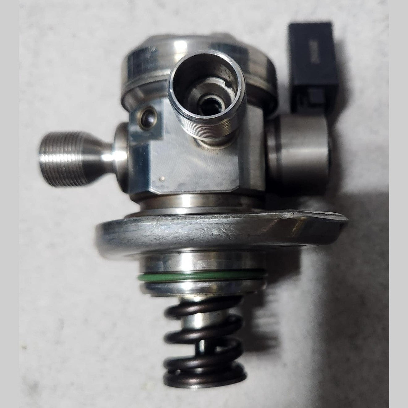 2018 Mercedes-Benz A200 High Pressure Fuel Pump A2820700001  