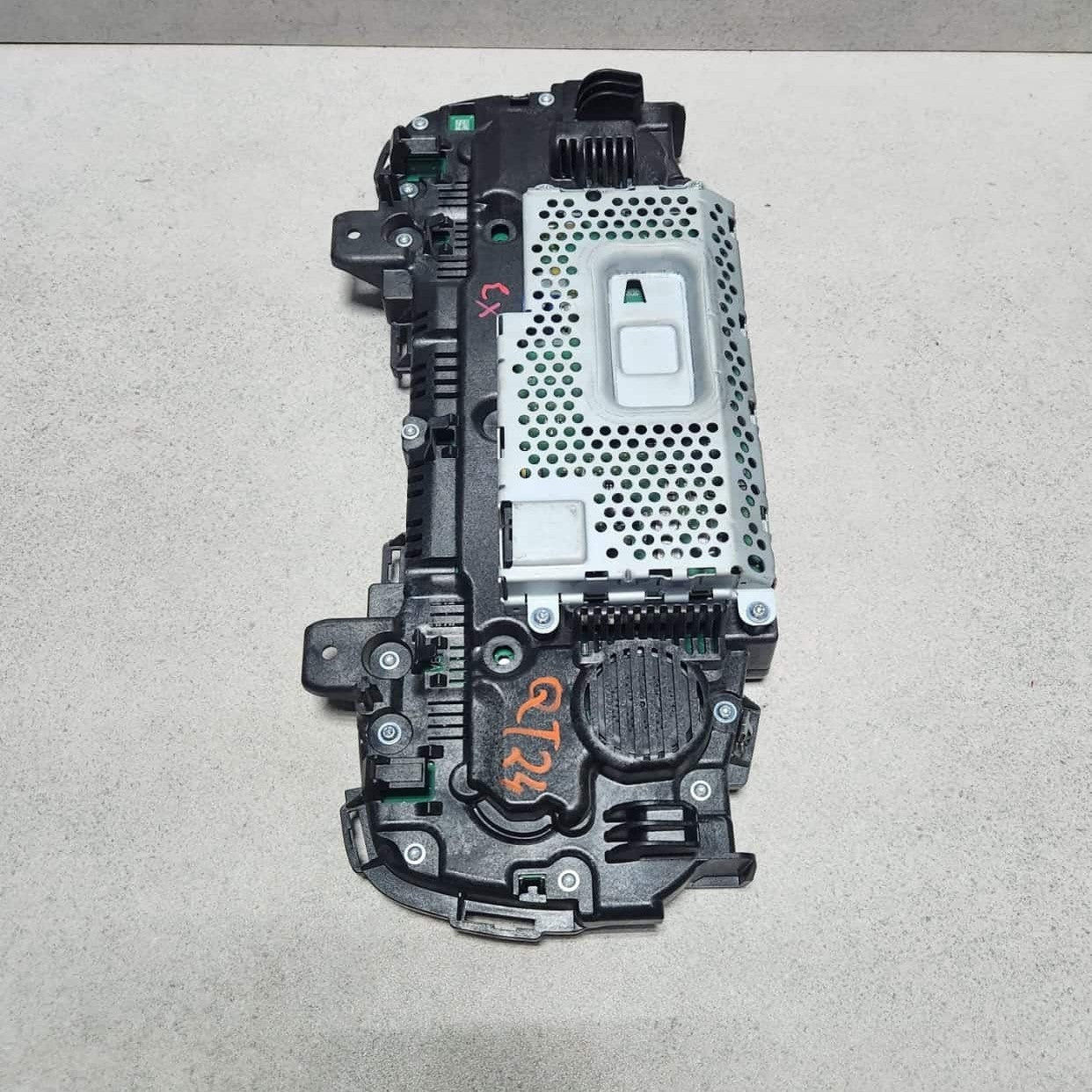 2017-2020 BMW 530i Instrument Cluster 9392558 G01 G12 G30 G32 G38 530E and 740E