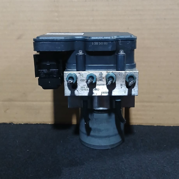 OEM BMW 5 series F10 F15 ABS ANTILOCK BRAKE PUMP CONTROL MODULE 6865860