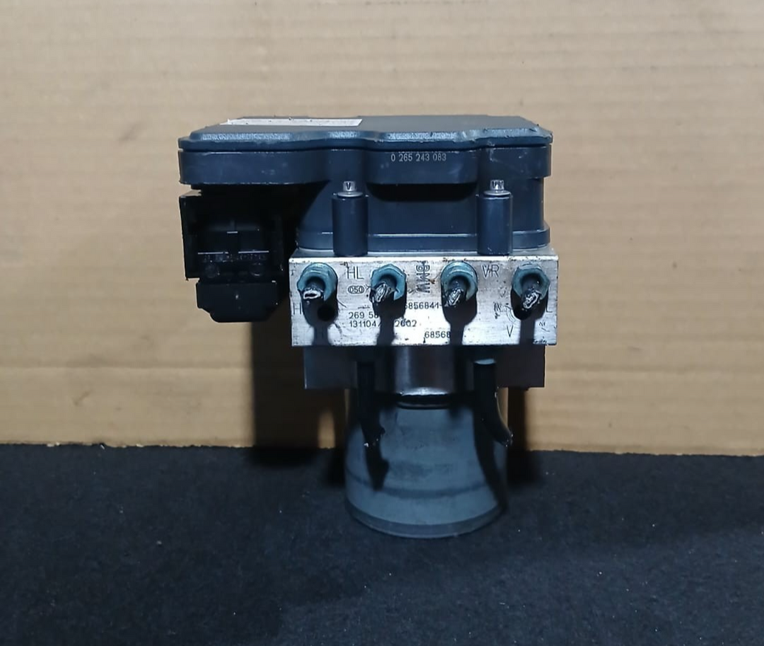 OEM BMW 5 series F10 F15 ABS ANTILOCK BRAKE PUMP CONTROL MODULE 6865860