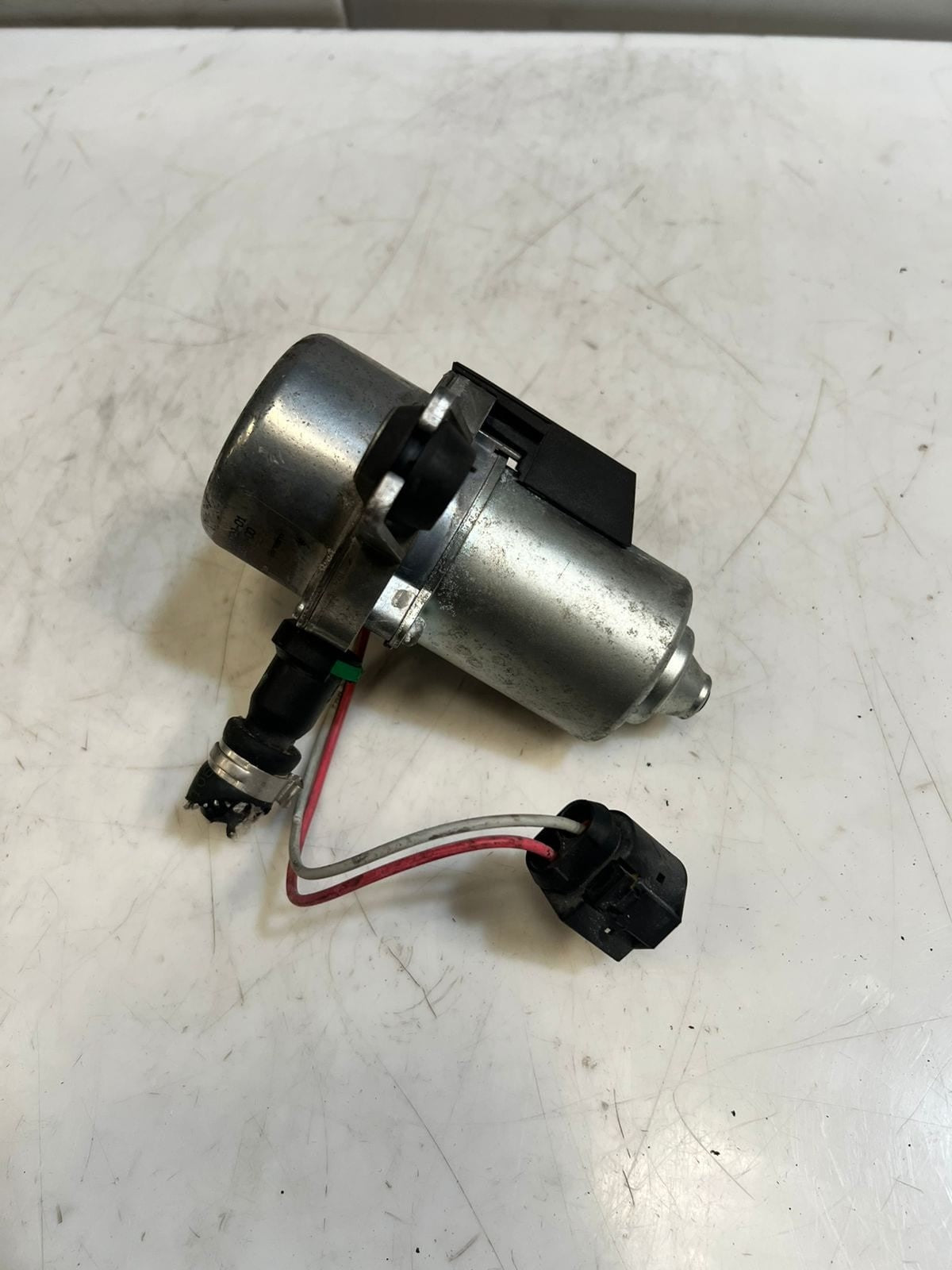 2006-2010 BMW M6 E63 E64 E60 M5 Brake BOOSTER Vacuum Pump 6769029 OEM