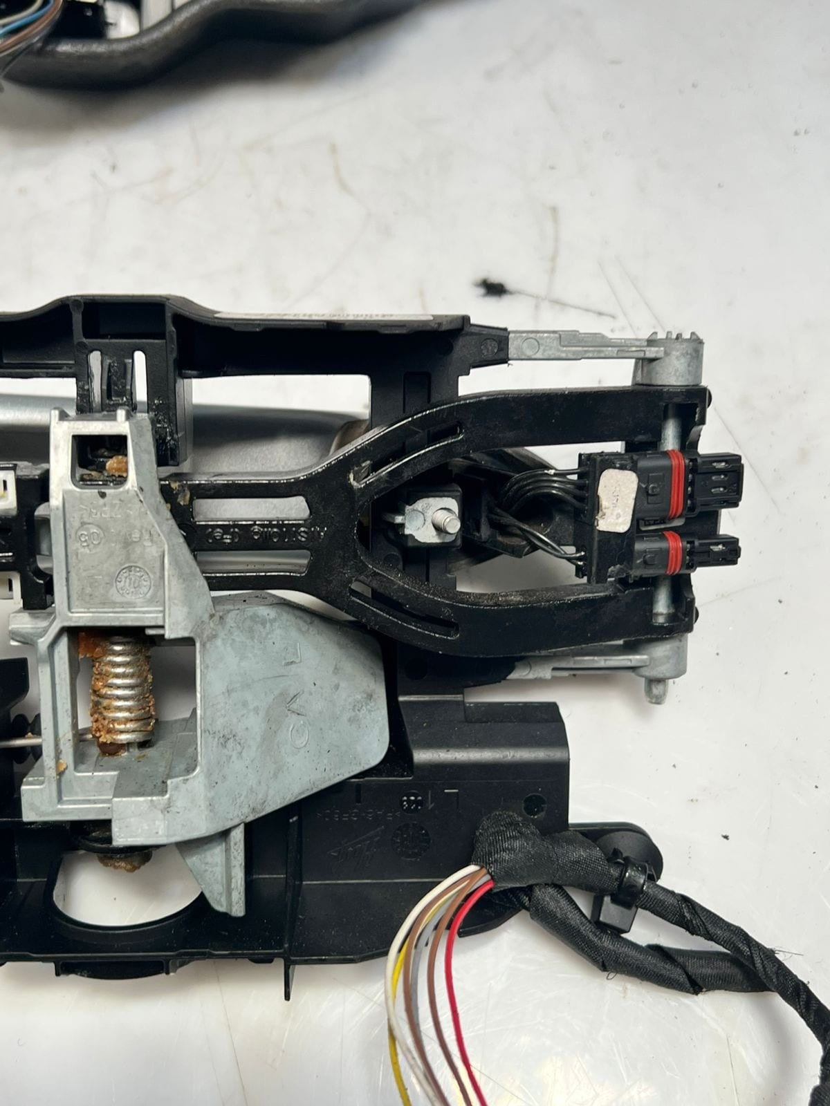 2016-2018 BMW F10 X5M E70 and F30 330e LEFT REAR Door Lock Actuator 7202147