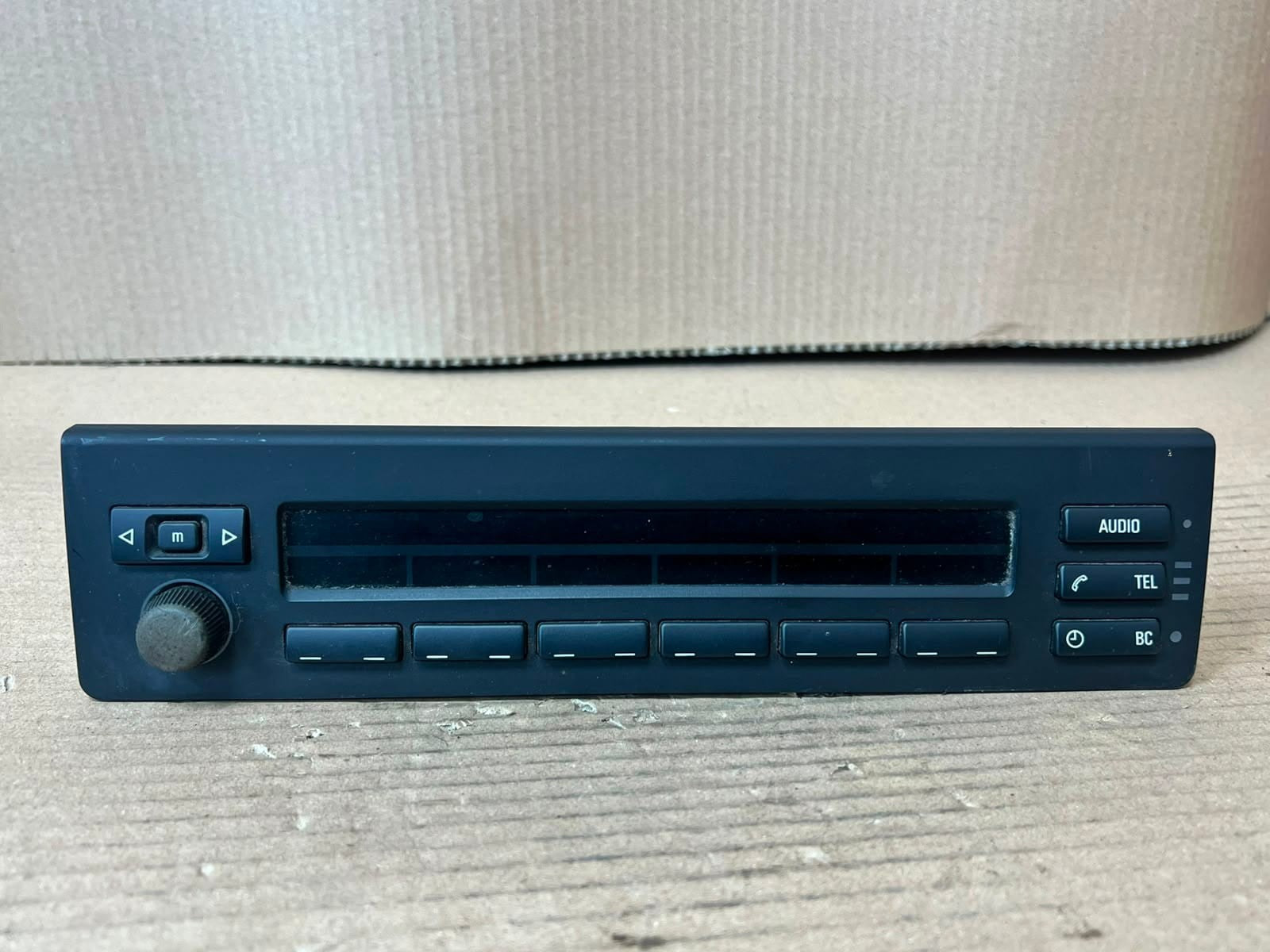 2000-2006 BMW X5 E53 Central Information Display Radio Tuner 6914606 OEM