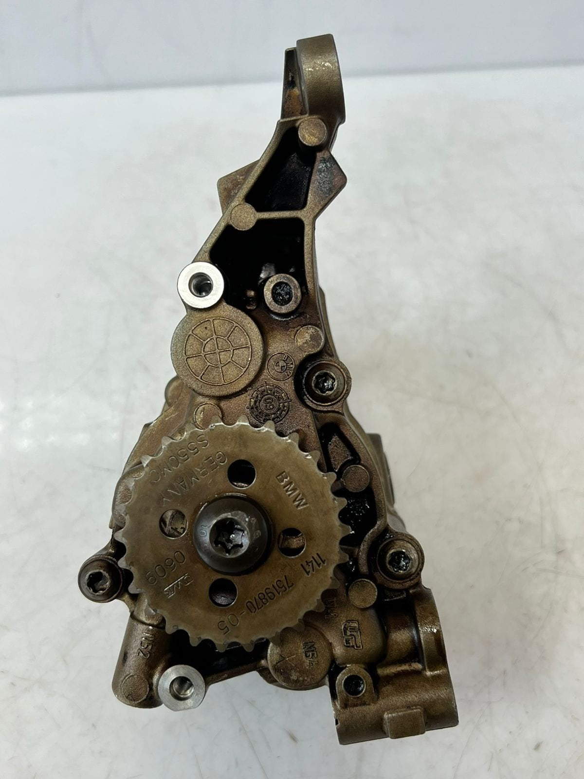 2007-2013 BMW 328i E90 E91 E60 E66 E93 335i 525xi Engine Oil Pump 7545939 OEM