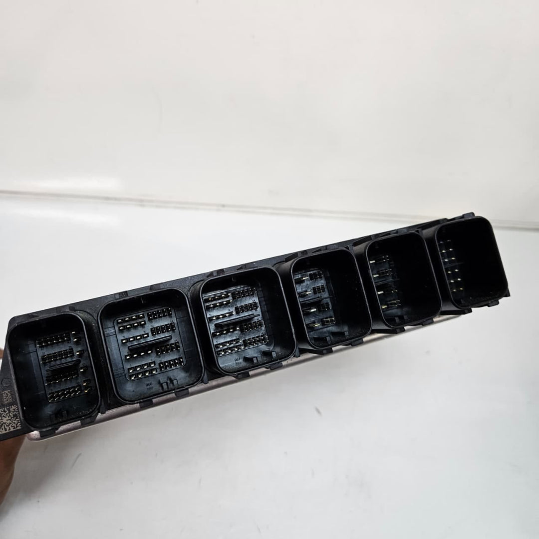 9487767-2018-2020 BMW 5 Series G30 2.0 petrol hybrid B48 Engine Control Unit SET