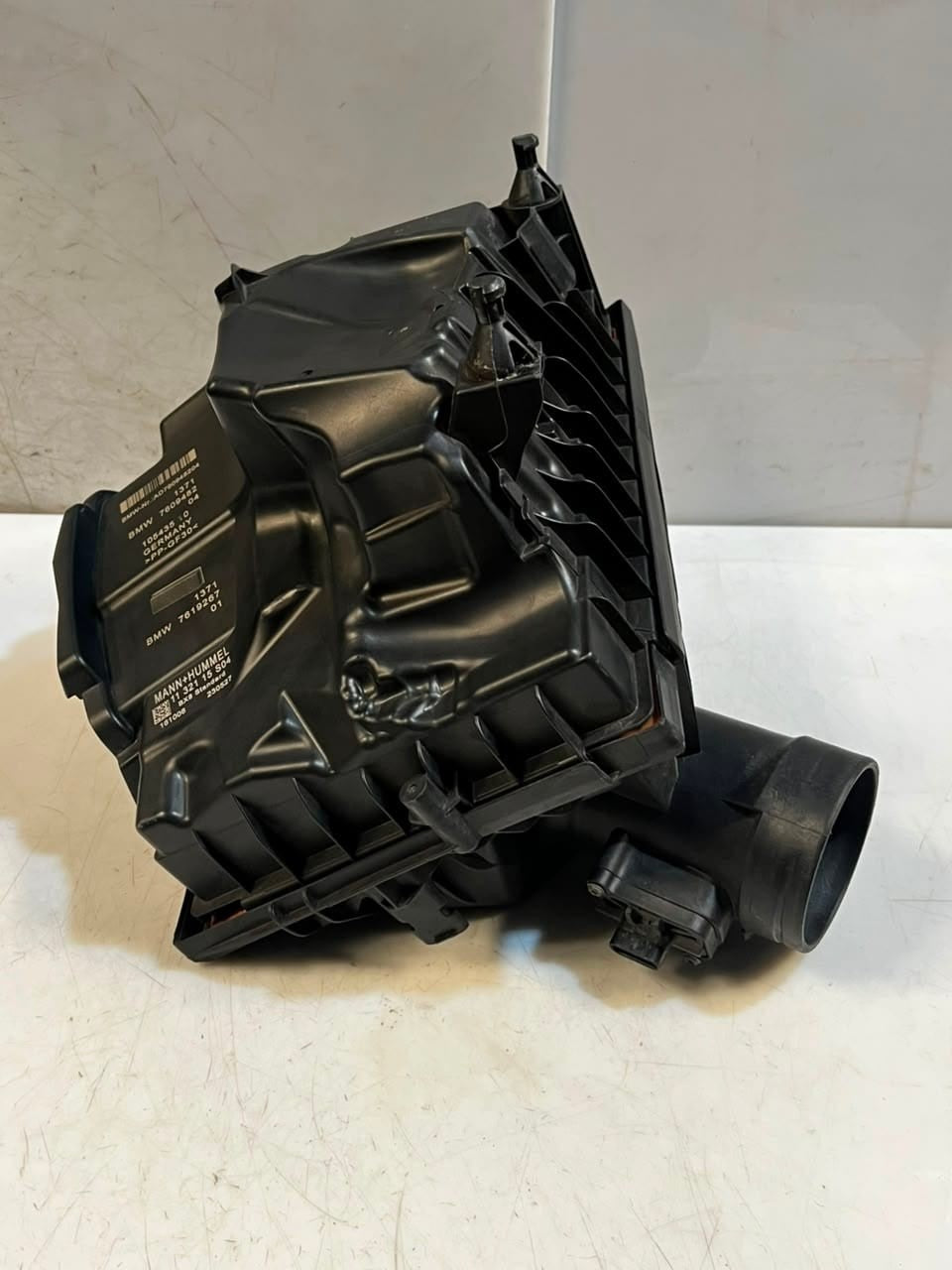 2015-2021 BMW X1 2' F45, F46, F48, F49, F55 Air Filter Box 7609482 OEM