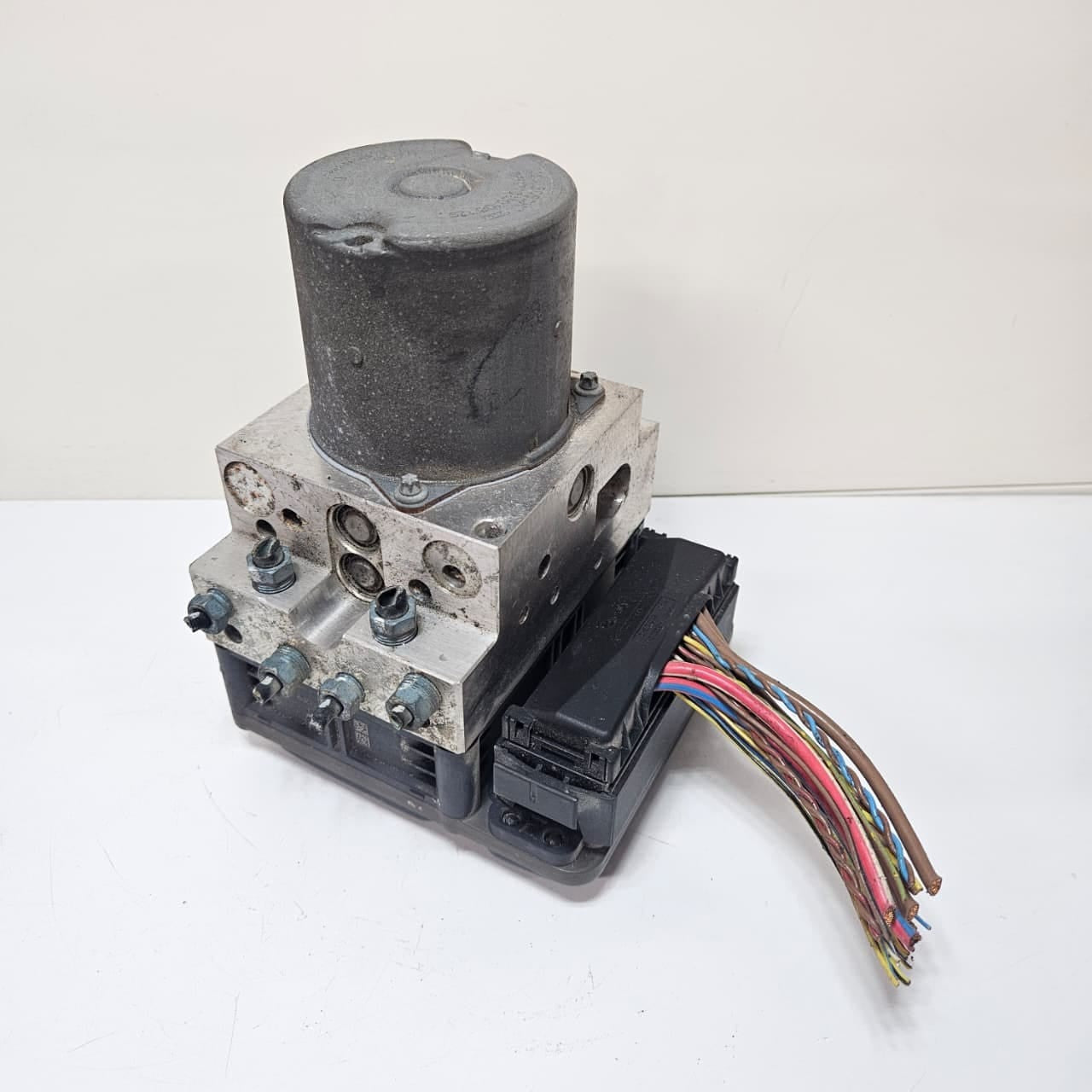 2007-2013 BMW X5 X6 E70 E71 ABS DSc Pump Control Unit 6795778