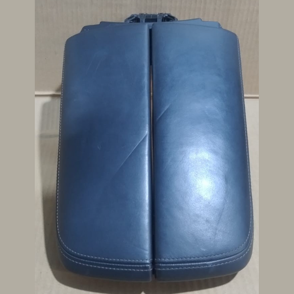 BMW G11 / G12 750I / 740I ARMREST STORAGE COMPARTMENT LID P/N 9348741