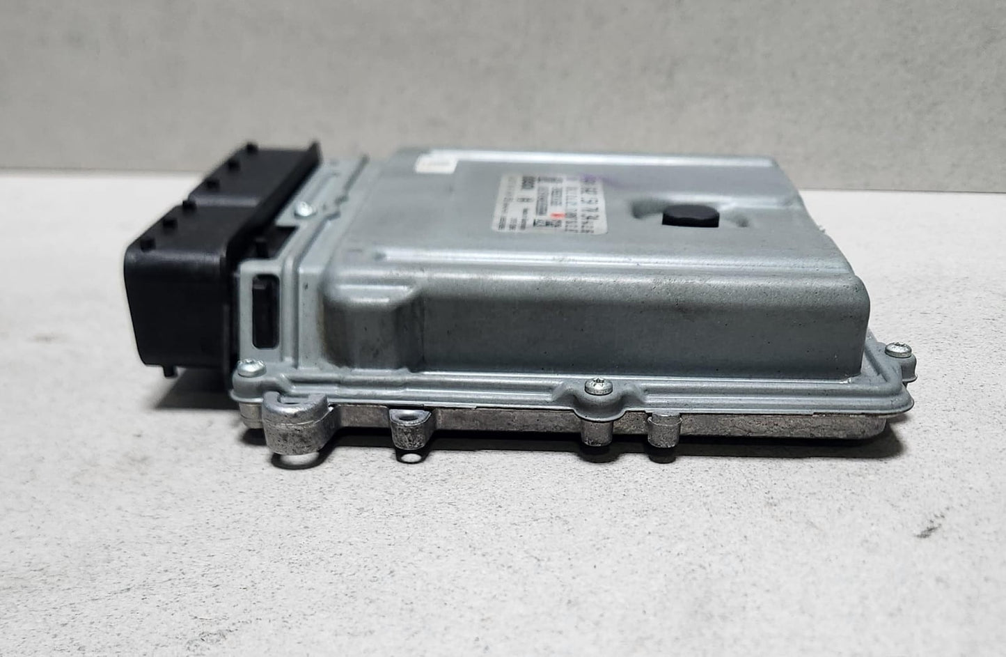 Benz Engine ECU A642 1501134  A 642 150 11 34 DIESEL ECU 3.0L 6 ZYL 