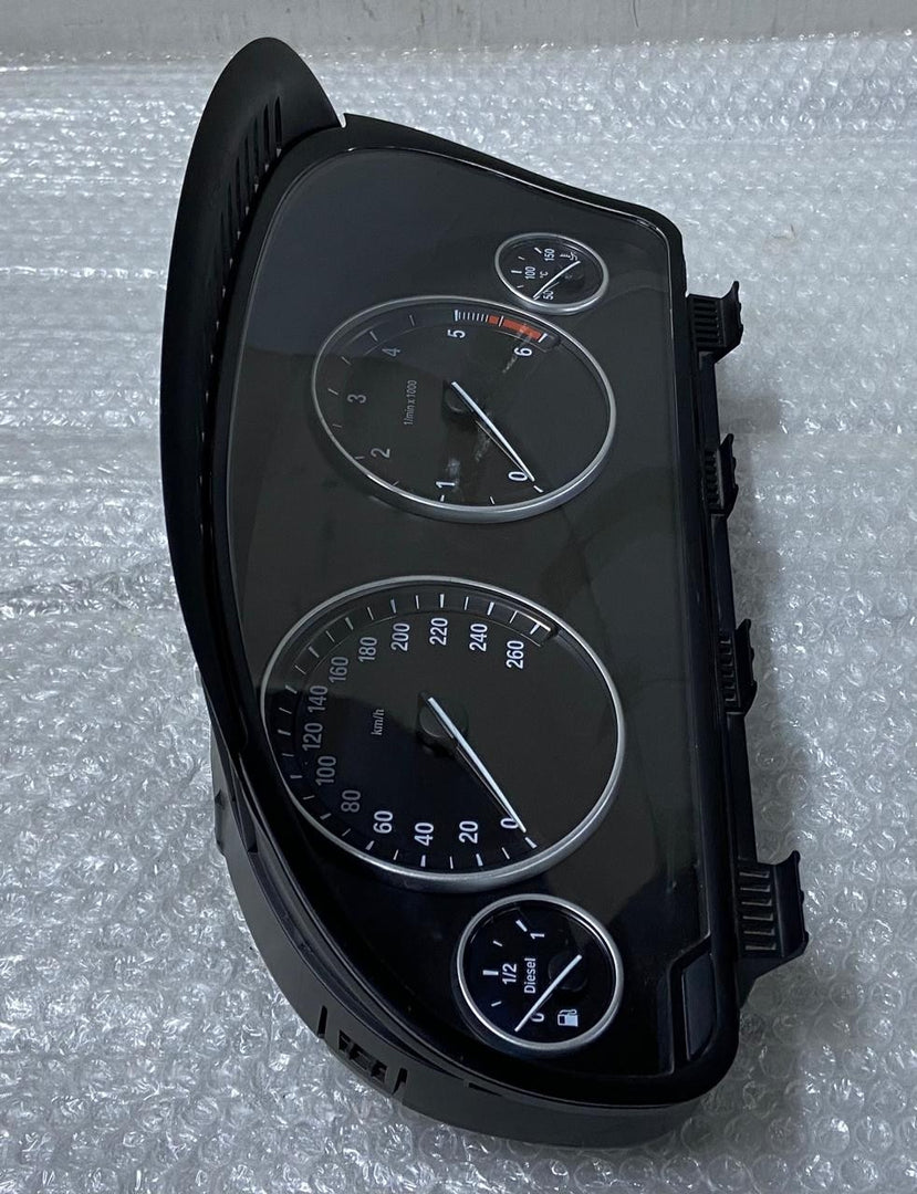 OEM BMW F10 2014 DIESEL SPEEDOMETER / INSTRUMENT PANEL CLUSTER 9348714