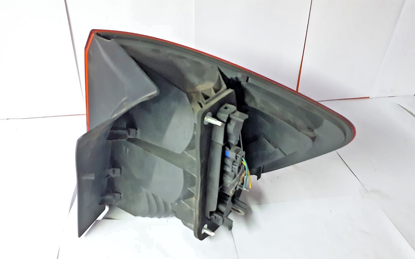 BMW X1 E84 LCI REAR OUTER LIGHT DRIVER Left OEM 2990109