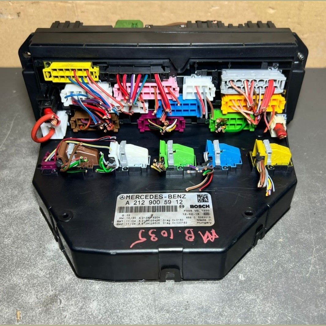 10-16 Mercedes-Benz W204 GLK Front SAM Module Relay Fuse Box A212 9005912 OEM