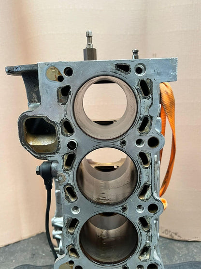 BMW 530i 3' 5' E83 E39 E60 E46 M54 ALUMINIUM inline-six Engine Block 7502903 OEM