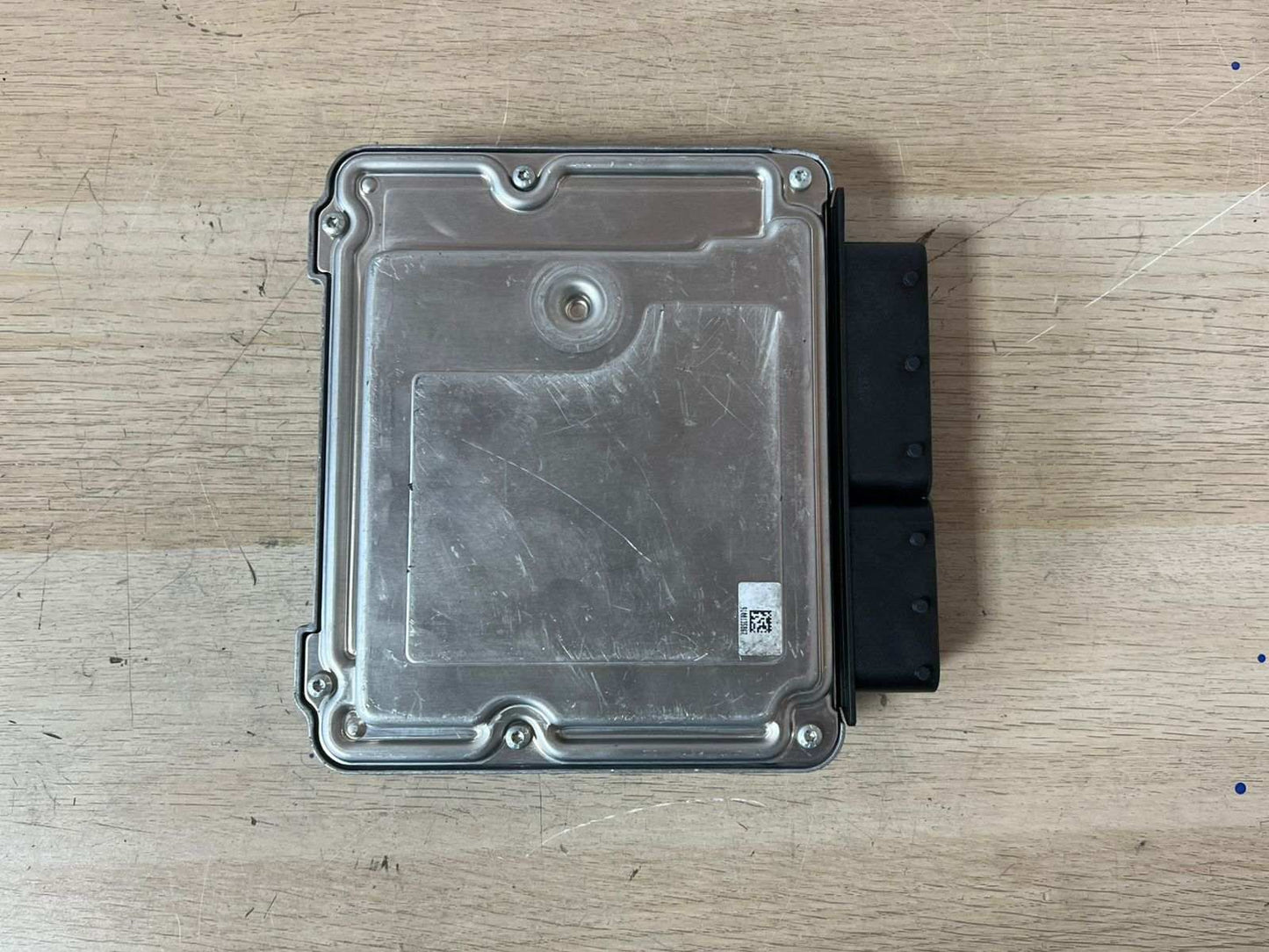 BMW Engine Control Unit 8587952