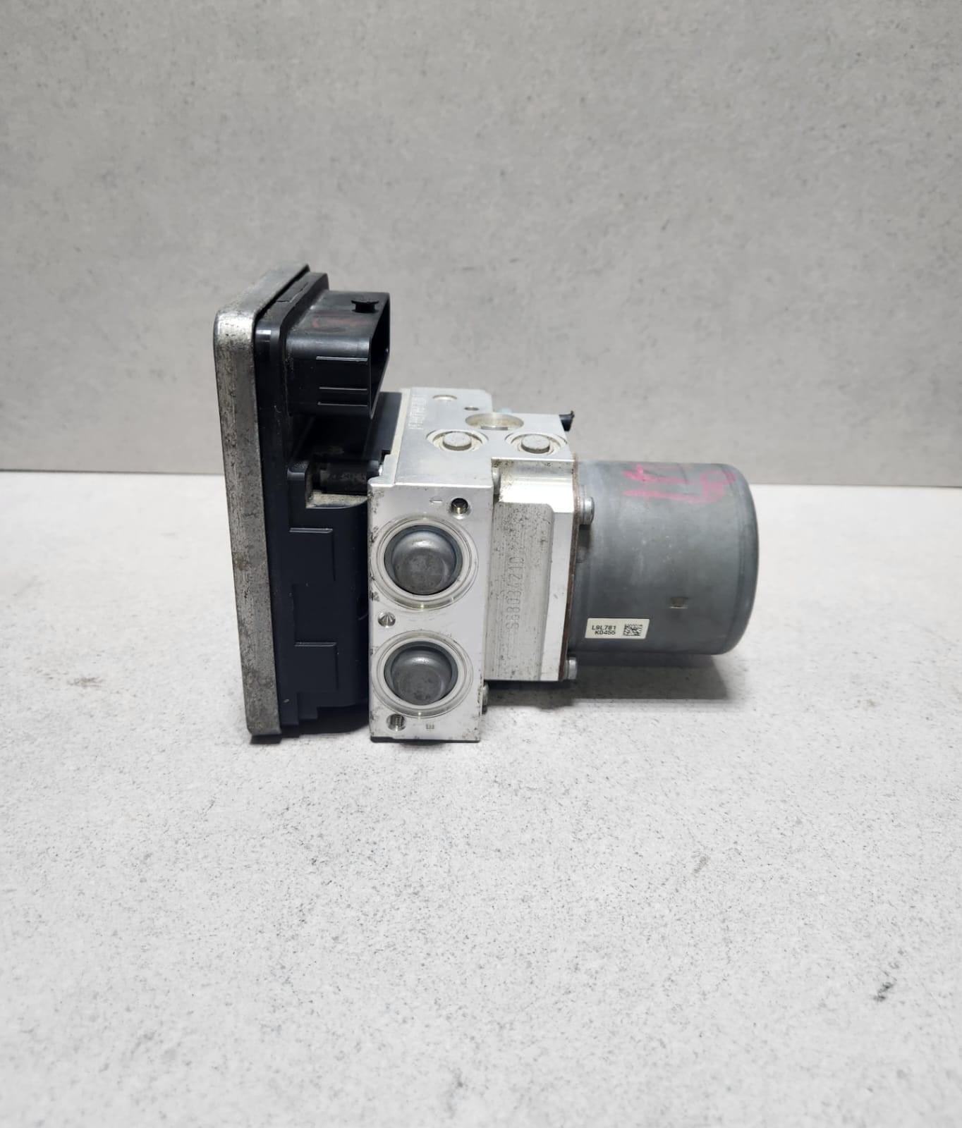 2017-2020 BMW 540i Abs Pump Control Module Unit 6893768 530i  M550i and X3 G01
