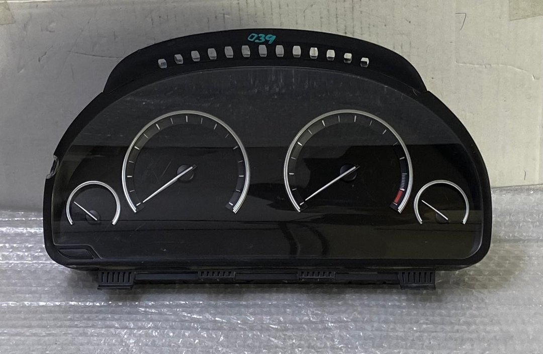 OEM 09-15 BMW 750Li F01 F02 DASH INSTRUMENT GAUGE CLUSTER SPEEDOMETER 9312039